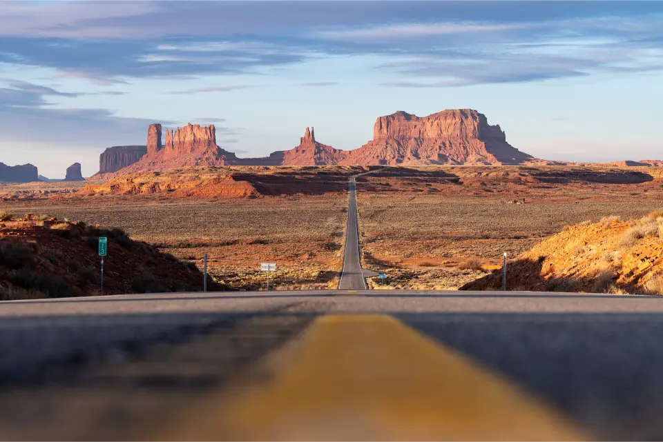 Scenic Monument Valley landscape, representing reliable service and a smooth journey for Deer Valley auto repair customers.